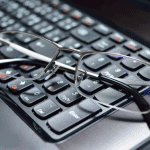 уморени очи