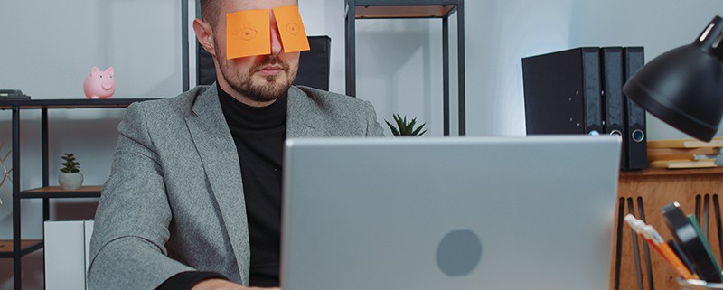 уморени очи