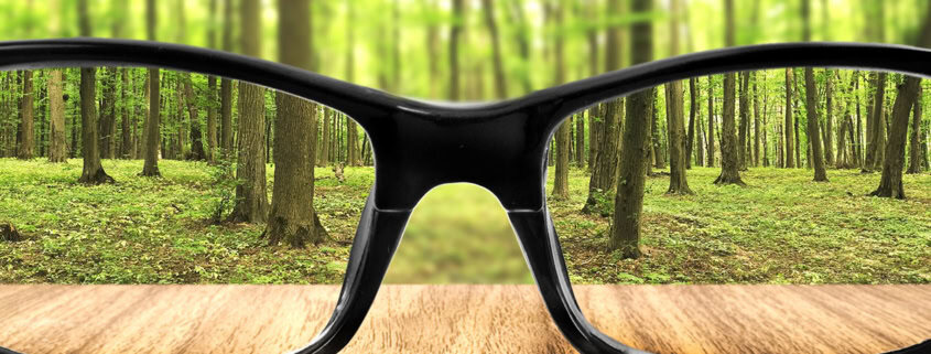 Защо виждам размазано